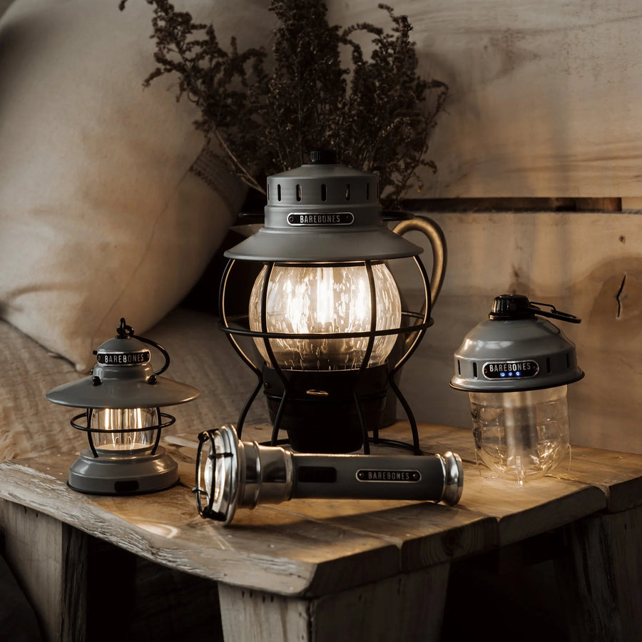 Barebones Beacon Hanging Light  Slate Gray LIV-234 LED-lantaarn - Firesite