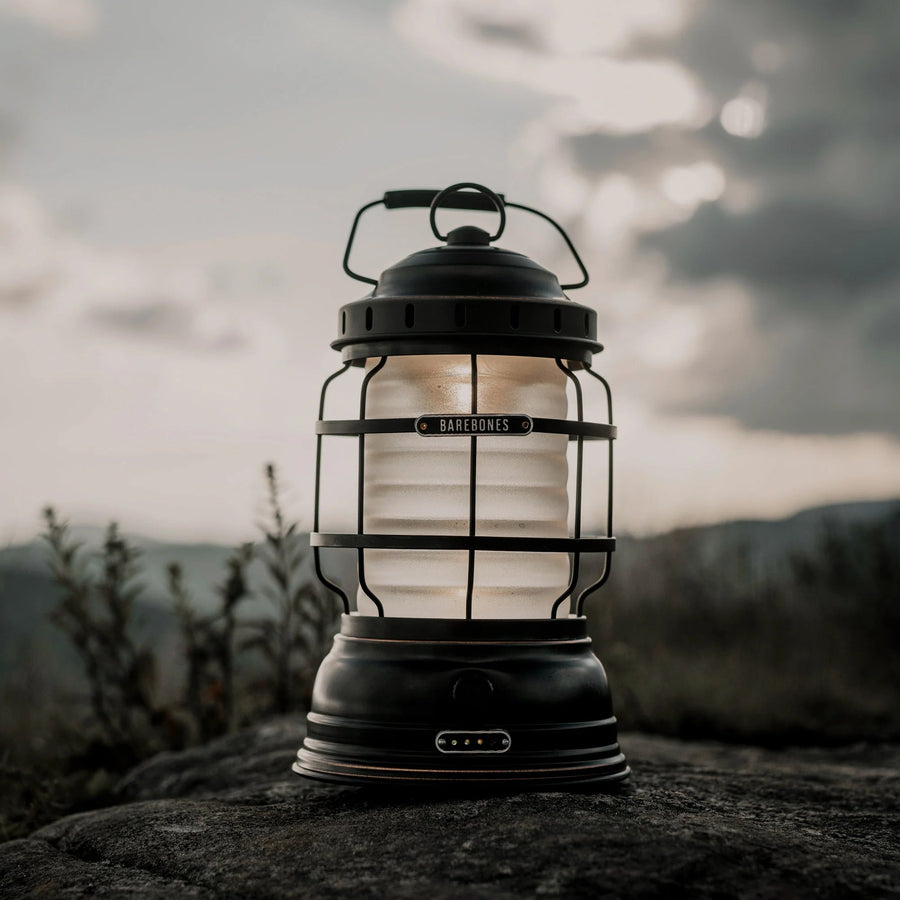 Barebones Forest Lantern Antique Bronze LIV-261 LED-lantaarn - Firesite