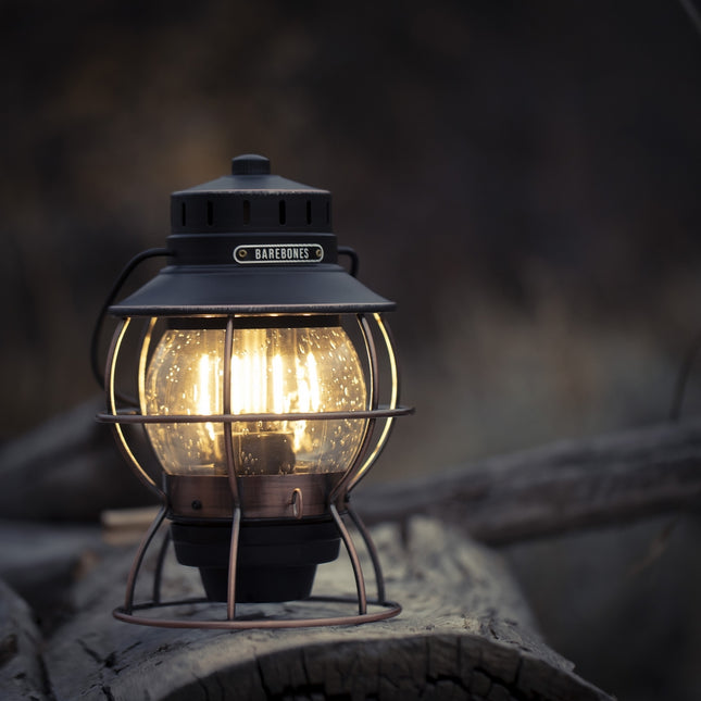 Barebones Railroad Lantern Antique Bronze LIV-280 LED-lantaarn