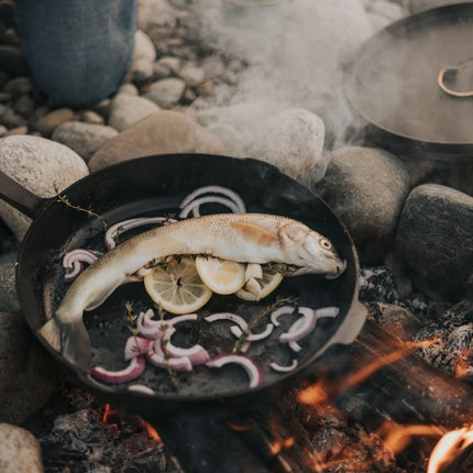Barebones Gietijzeren Skillet CKW-318 pan met deksel 30 cm