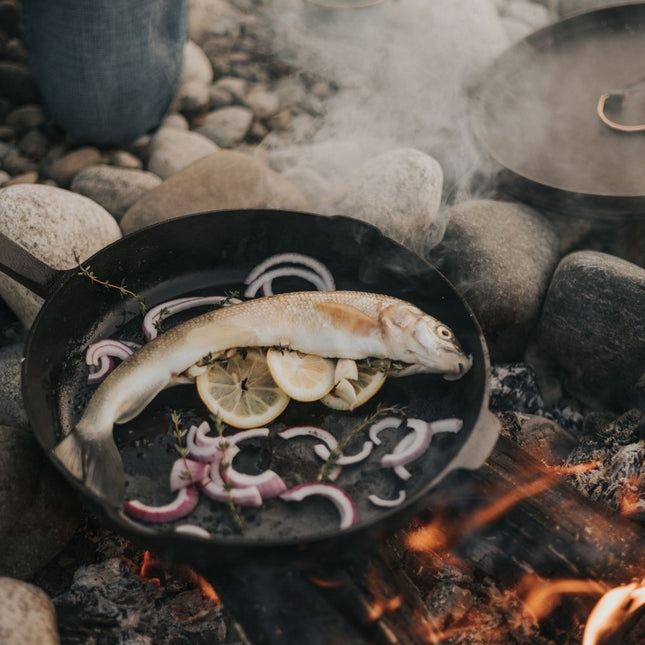 Barebones Gietijzeren Skillet CKW-318 pan met deksel 30 cm