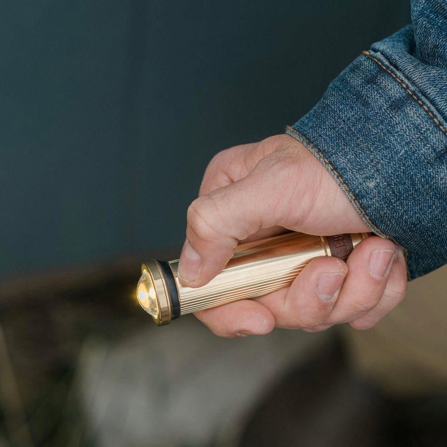Barebones Mini Flashlight Brass LIV-155 zaklamp - Firesite