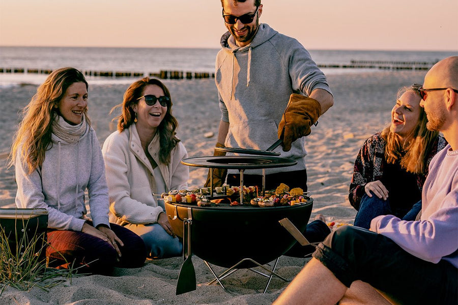 Höfats Bowl 57 Sear Grate Grillrooster op Verstelbare Poten met Handvat - Firesite