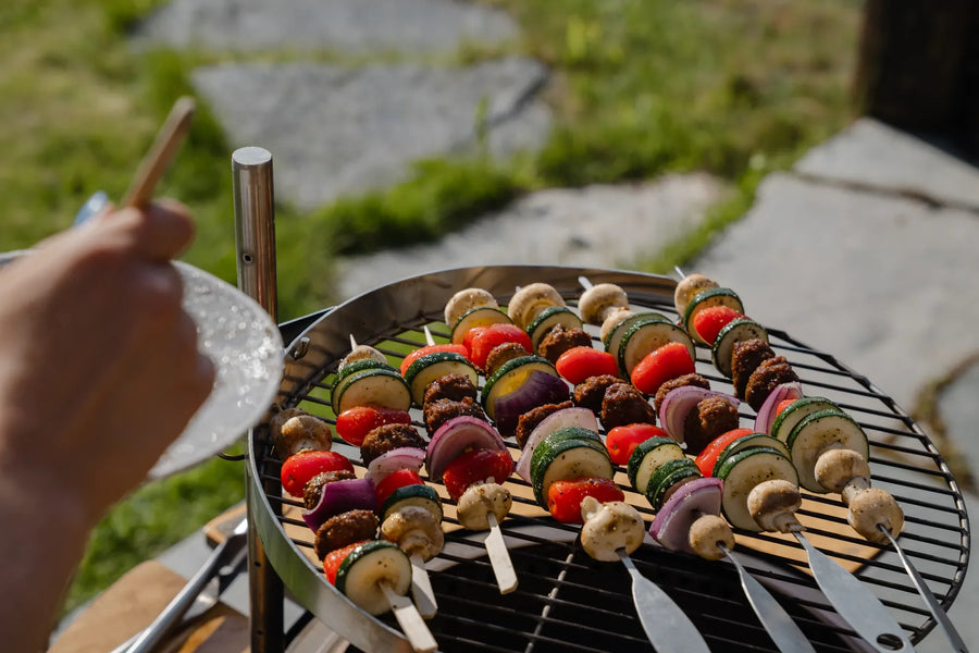 Groentespiesen op het grillrooster van de Espegard Pilar Premium II