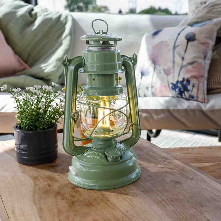 Feuerhand LED Stormlantaarn Baby Special 276 Sage Green 2