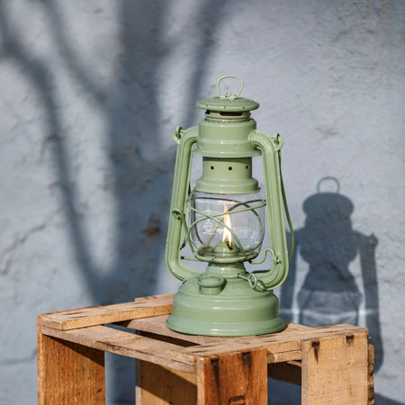 Feuerhand Stormlantaarn Baby Special 276 Sage Green - Firesite