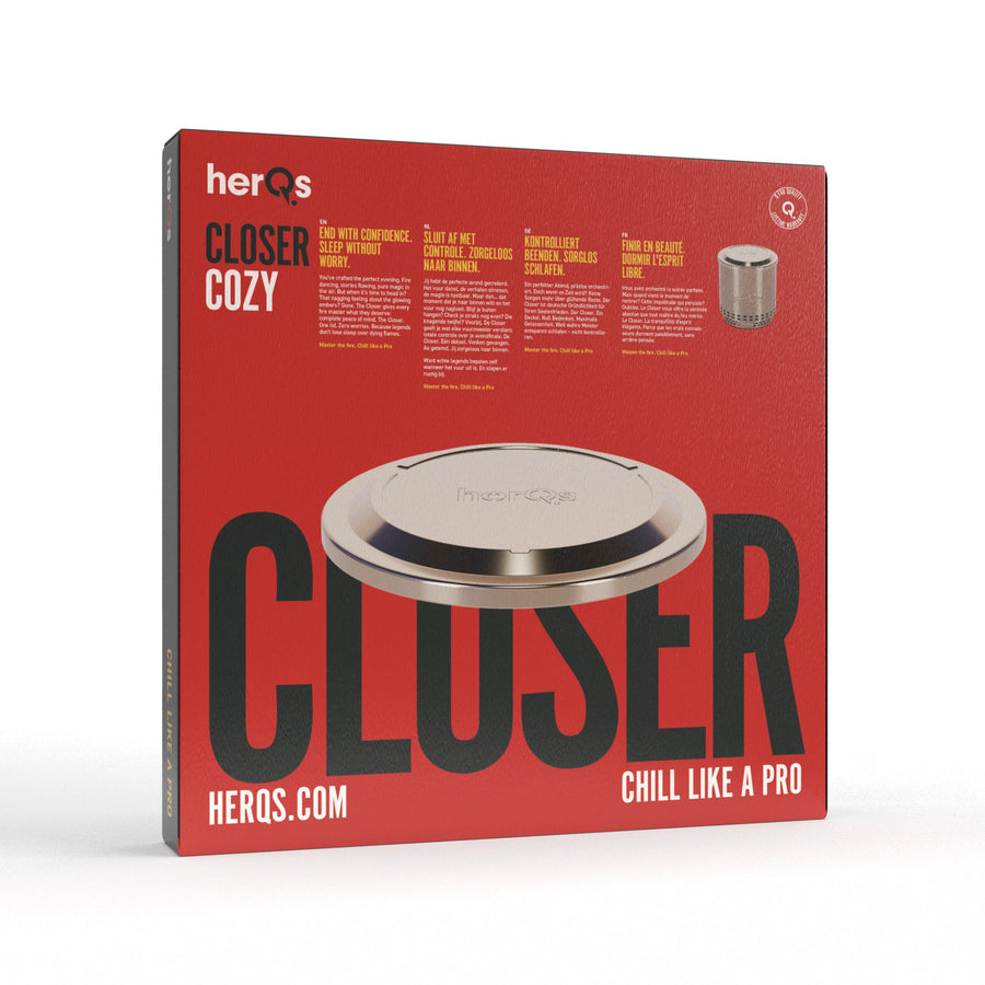 Verpakkingsdoos herQs Closer Cozy voorkant met herQs logo en Chill Like a Pro tekst, rood