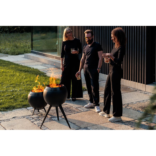 Höfats MOON 45 all black Vuurschaal met standaard hoog 45 cm