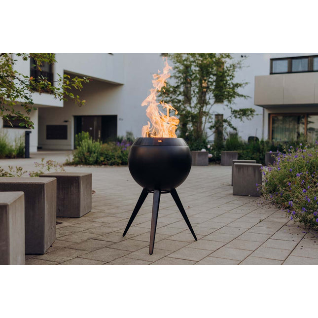 Höfats MOON 45 all black Vuurschaal met standaard hoog 45 cm