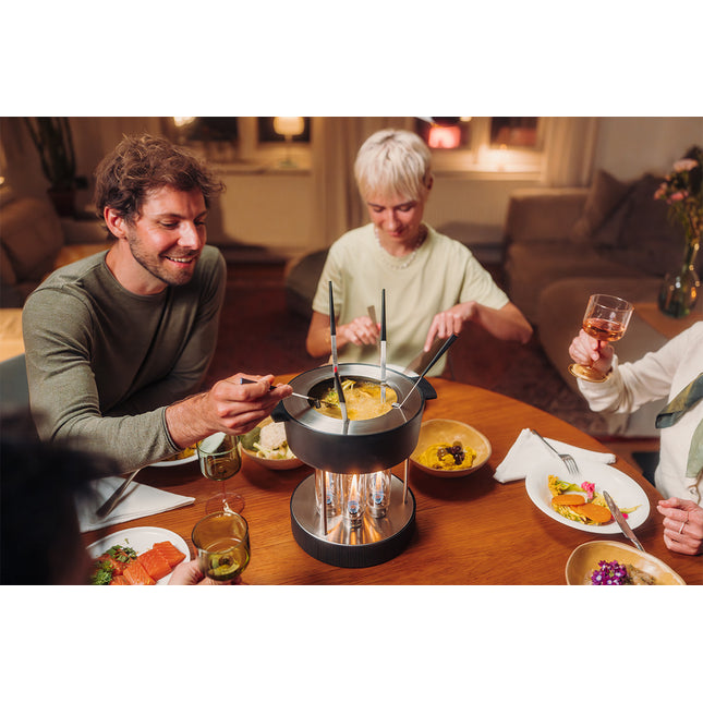 Höfats CIRCLE 35 Fondueset aan tafel