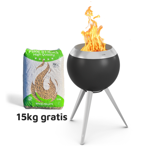 Fire Sticks houtpellets + Höfats vuurschaal in gebruik met vlammen - 15 kg zak ENplus A1 pellets