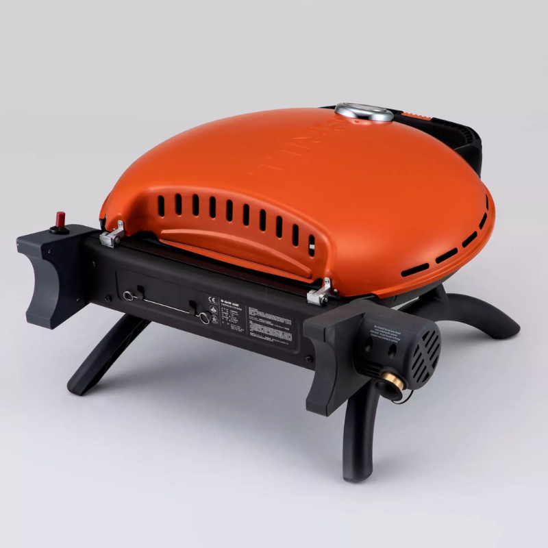 O-Grill 600 gasbarbecue oranje, schuin aanzicht