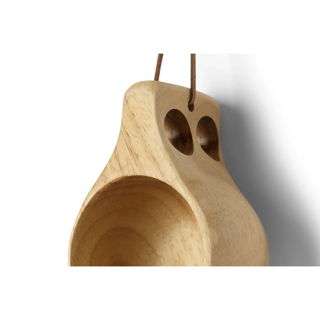 Detail van de handgreep met vingergaten van de Øyo Sami Mok