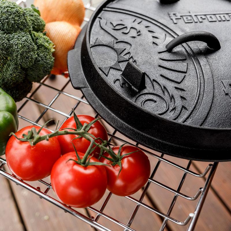 Petromax Rek voor Dutch Oven Tafel 45 cm onder de kooktafel