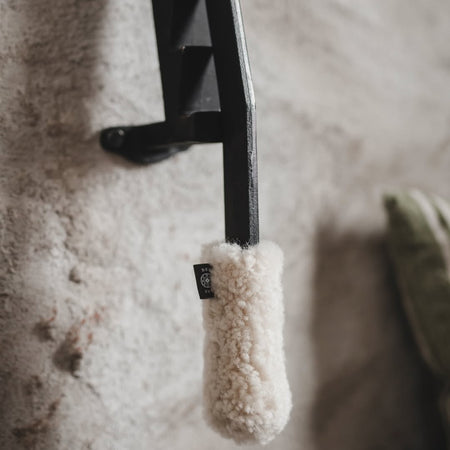Stikkan Houtklover voor aanmaakhout + Fluffen schapenvacht handgreep Beige 3