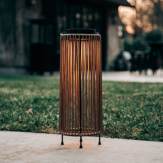 ZOLUNA solar lantaarn Luca Grande Light Oak op het terras
