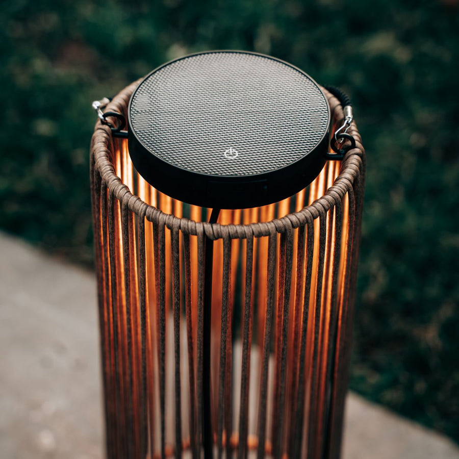 ZOLUNA solar lantaarn Luca Grande Light Oak sfeerbeeld