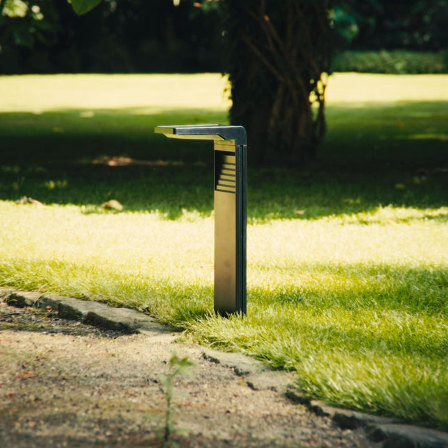 ZOLUNA solar priklamp Arie in de border