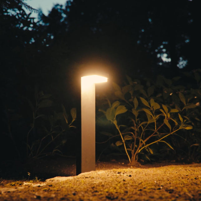 ZOLUNA solar priklamp Bram in de avond