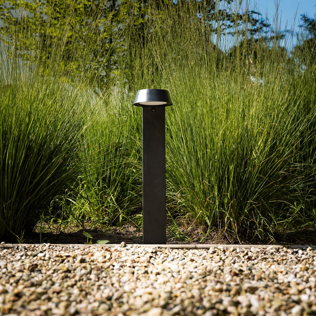 ZOLUNA solar priklamp Olivia in de tuin