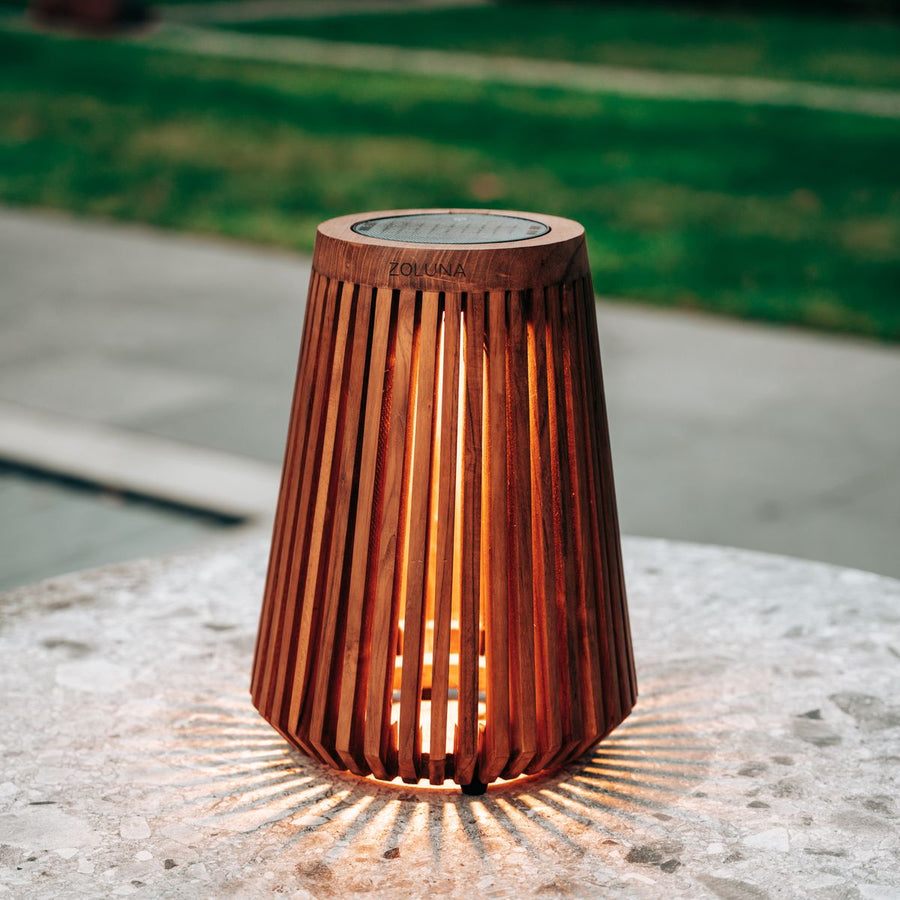 ZOLUNA solar vloerlamp Lon L op het terras