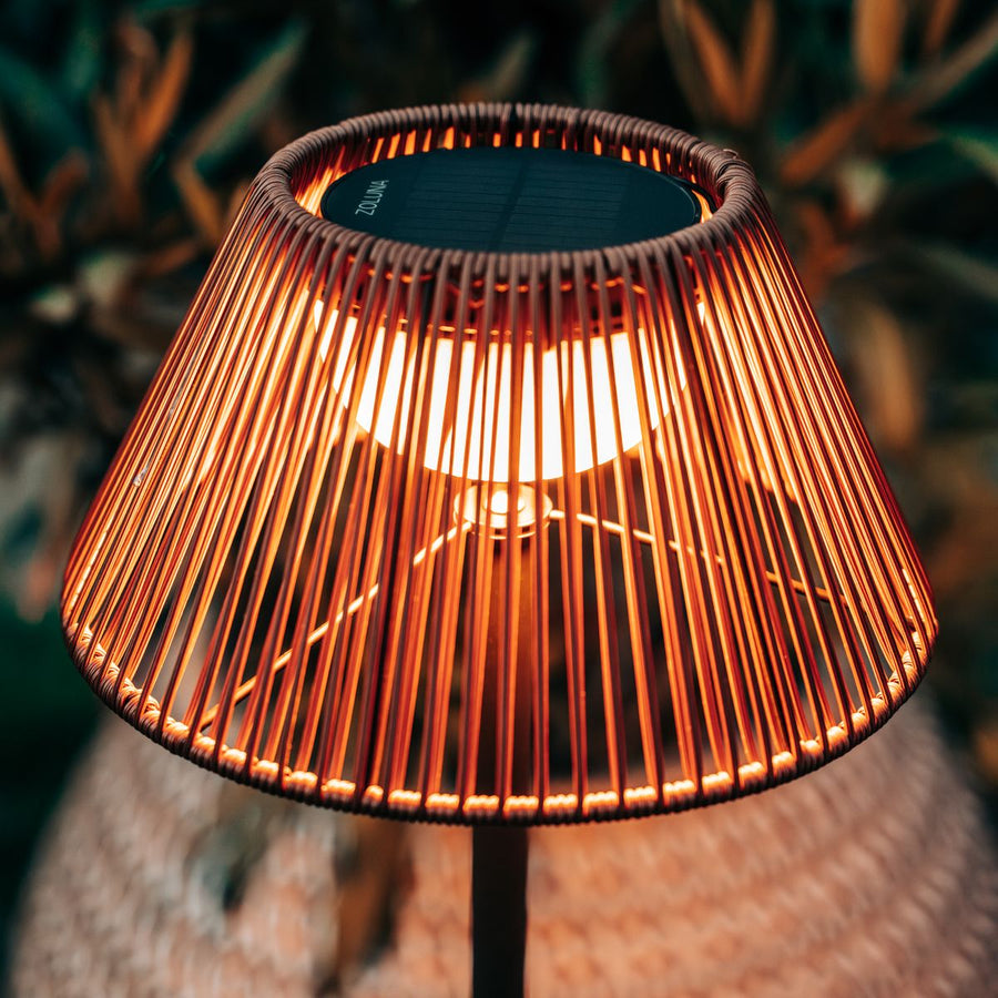 ZOLUNA solar vloerlamp Sofie sfeerbeeld